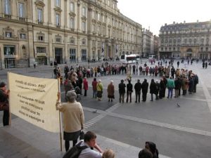 Cercle de silence le 3ème jeudi de chaque mois @ Place de Verdun à La Rochelle - en face de la rue Gargoulleau et de la cathédrale | La Rochelle | France
