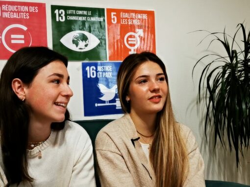 Rencontre avec Maë et Lucie de l’Antenne Jeune d’Amnesty International La Rochelle